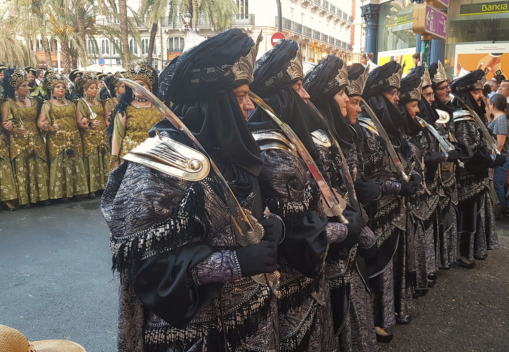 8, 9, 10 octombrie 2021 în Valencia: mascletà, focuri de artificii, parada ”Moros y cristianos”