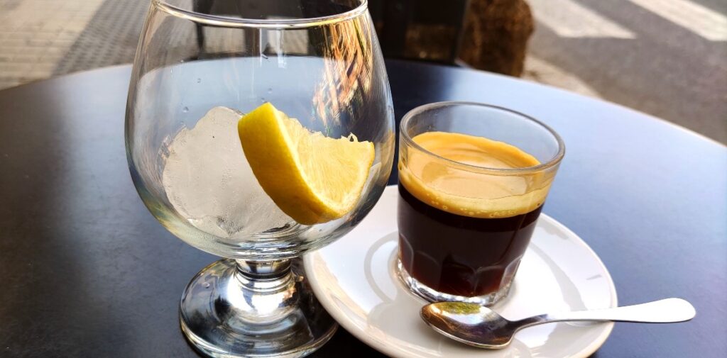 Café del tiempo, cafea valenciană de vară